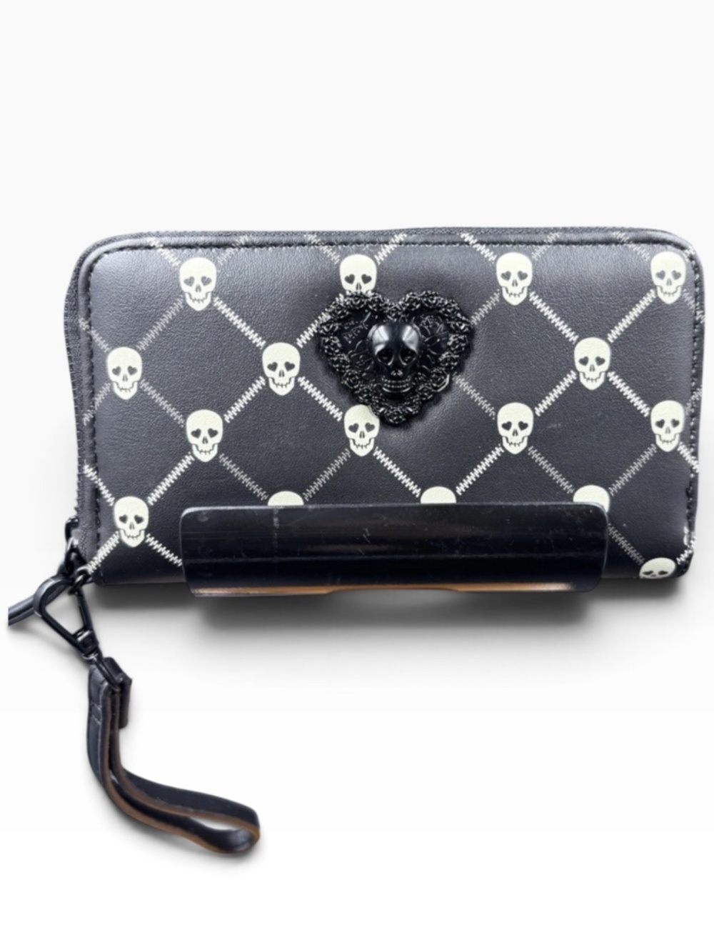 Betsey Johnson Black And Skull Zipper Long Wallet - NWT